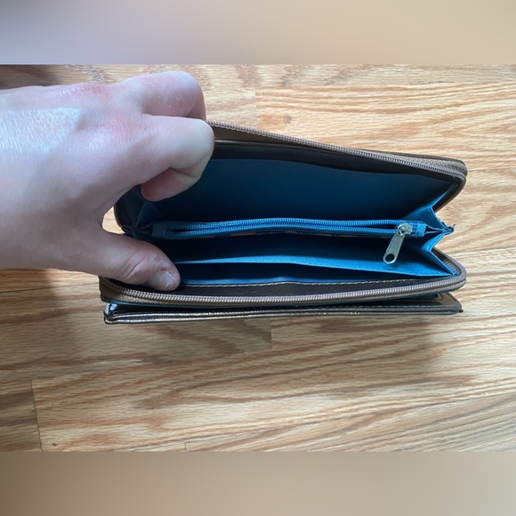 Wallet - Picture 3 of 4